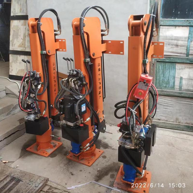 辉南县重汽蓝牌随车吊 3.2吨 国六动力强 液压驱动 农用自卸起重机